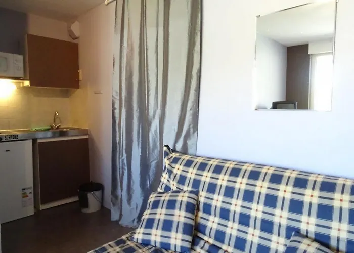 Au Pied Des Pistes Pour 5 Personnes Avec Balcon Et Casier A Skis - Fr-1-602-10 * アレット